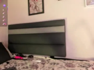 roouse – webcam model profile photo Image 8