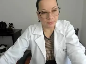 bisexualmilf – webcam model profile photo Image 11