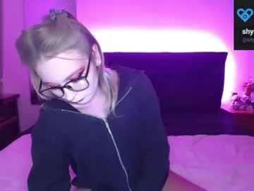 nimfeya – webcam model profile photo Image 6