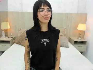 elinhelser – webcam model profile photo Image 16