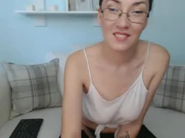 bisexualmilf – webcam model profile photo Image 10