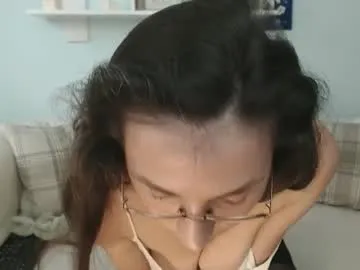 bisexualmilf – webcam model profile photo Image 3