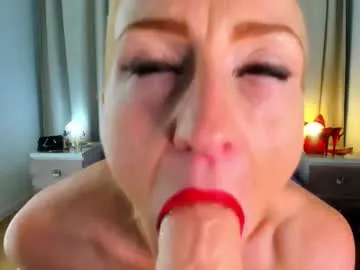 WitchAnnie chat room preview Image 8