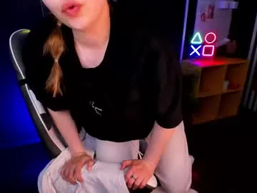 TwinksNextDoor – webcam model profile photo Image 13