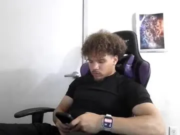 DomManlyGuy – webcam model profile photo Image 14