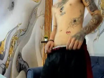 mylaweb – webcam model profile photo Image 17