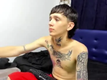 mylaweb – webcam model profile photo Image 2