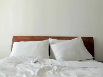 roouse – webcam model profile photo Image 4