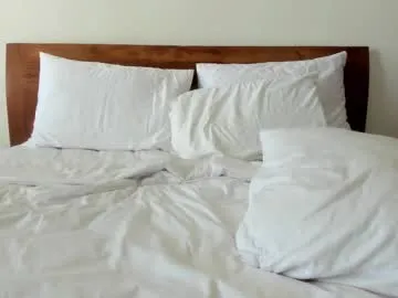 roouse – webcam model profile photo Image 9