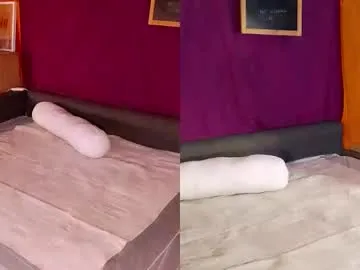 EmmaDeLaVega – webcam model profile photo Image 2