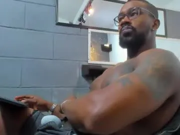 roouse – webcam model profile photo Image 10