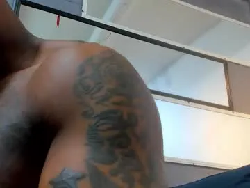 roouse – webcam model profile photo Image 5