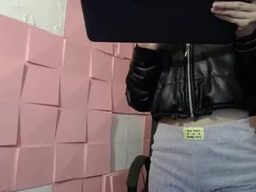 skinny_candy18 – webcam model profile photo Image 6