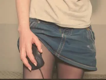 laura_coy – webcam model profile photo Image 3