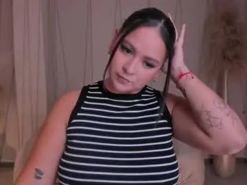 ommnia – webcam model profile photo Image 15