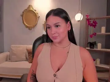 ommnia – webcam model profile photo Image 6