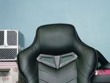 evelynloveshy – webcam model profile photo Image 3