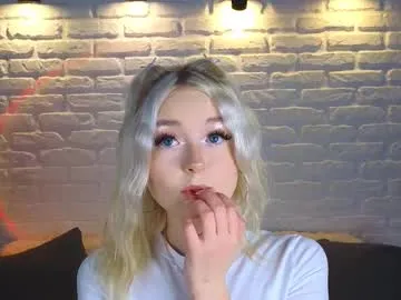 roouse – webcam model profile photo Image 11