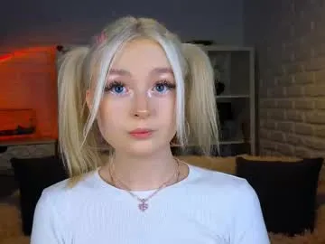 roouse – webcam model profile photo Image 5