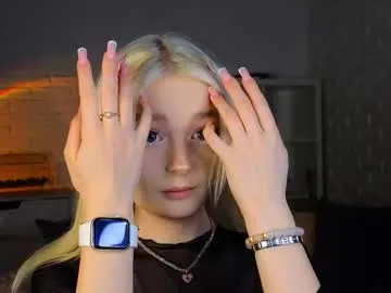 roouse – webcam model profile photo Image 6