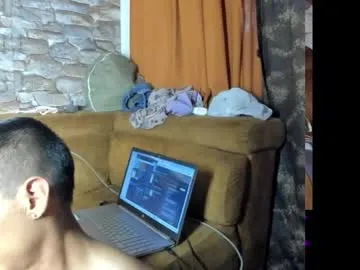 travis_wolf_ – webcam model profile photo Image 17