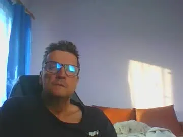 lioncluess – webcam model profile photo Image 4