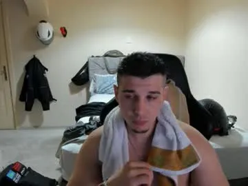 Benjamin_show – webcam model profile photo Image 13