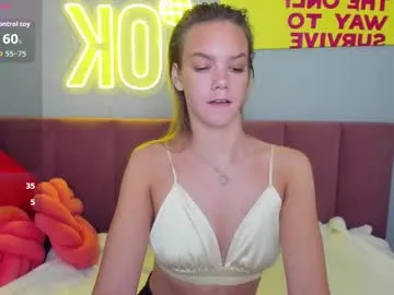 roouse – webcam model profile photo Image 6