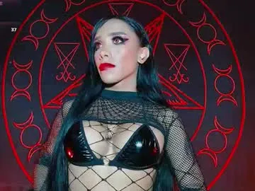 little_poetryy – webcam model profile photo Image 11