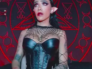 little_poetryy – webcam model profile photo Image 12