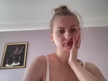 movessa – webcam model profile photo Image 4