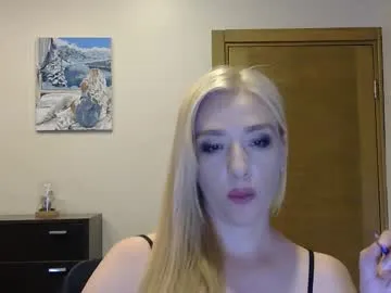 IORio2 – webcam model profile photo Image 11