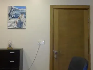 IORio2 – webcam model profile photo Image 12