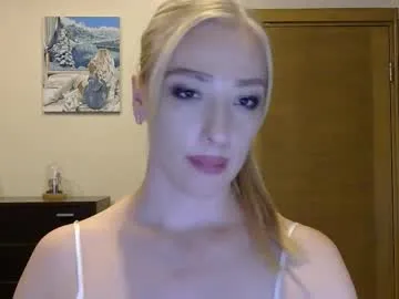 IORio2 – webcam model profile photo Image 13