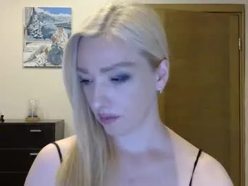 IORio2 – webcam model profile photo Image 2