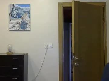 IORio2 – webcam model profile photo Image 5