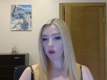 IORio2 – webcam model profile photo Image 9