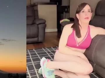 milabunny_ chat room preview Image 8