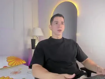 PabloArena – webcam model profile photo Image 2