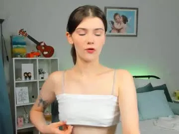 rosellegaeta – webcam model profile photo Image 2