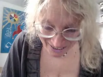 Ann_Sulu – webcam model profile photo Image 3