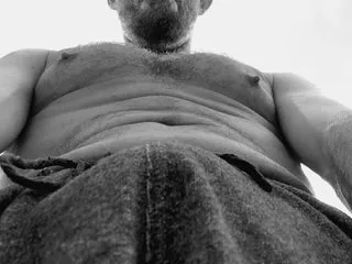 skinny_candy18 – webcam model profile photo Image 2