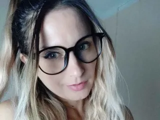 Cougarphantera chat room preview