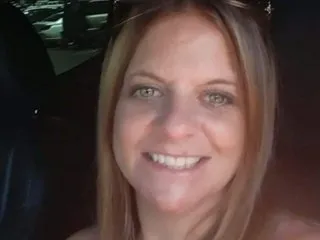 roouse – webcam model profile photo Image 2