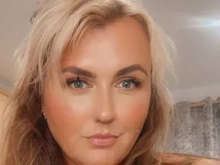 Hottie_Lottie's Thumb Image