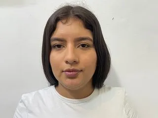 _Alicee_1 – webcam model profile photo Image 3