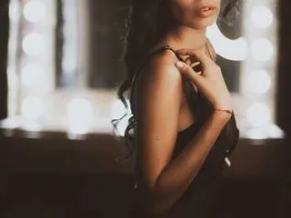 Jhuliaah – webcam model profile photo