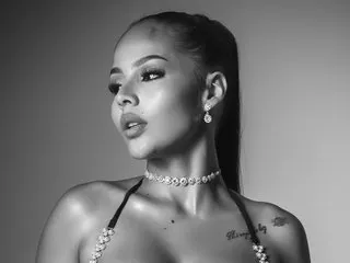 flora_ri – webcam model profile photo Image 8