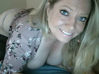 LauraLusts chat room preview