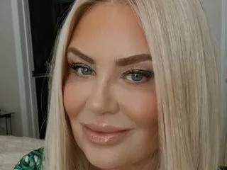 MollyMilfXOXO – webcam model profile photo